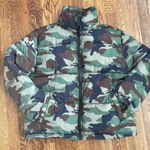 Forever 21 Women’s puff Army Jacket size M